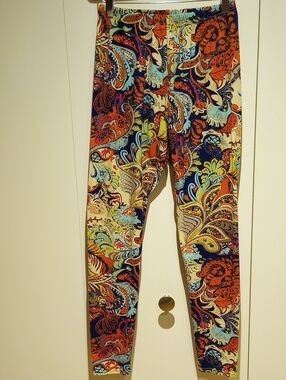 North Style Paisley Leggings